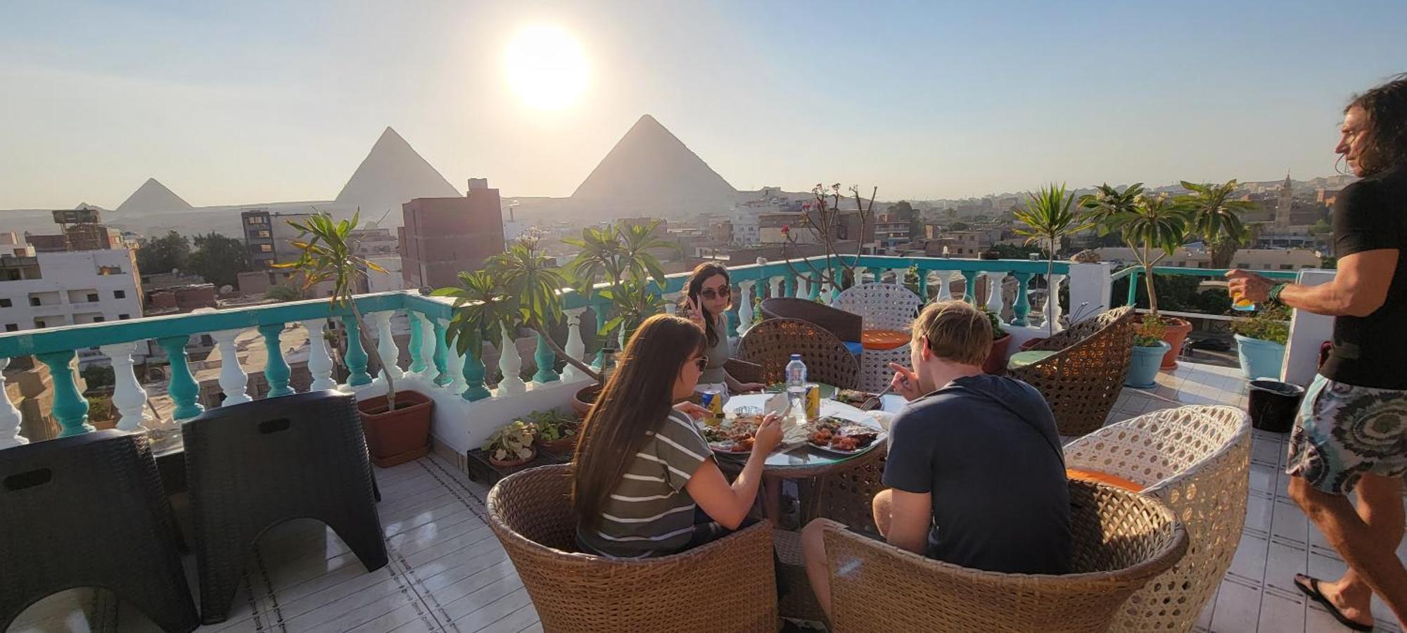 Kafret el-Gabal Pyramids Temple Guest House מראה חיצוני תמונה
